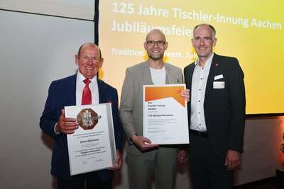 Thomas Klode als Landesinnungsmeister übernahm die Ehrungen.